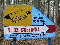 Bezinka - Lom - cieka dydaktyczna po okolicznych bunkrach posiada midzy innymi takie tablice-drogowskazy